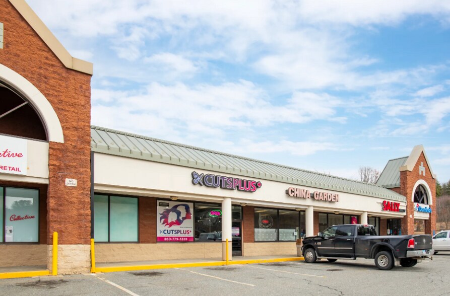 More Photos Of 1050-1078 N Main St, Dayville Freestanding For Lease