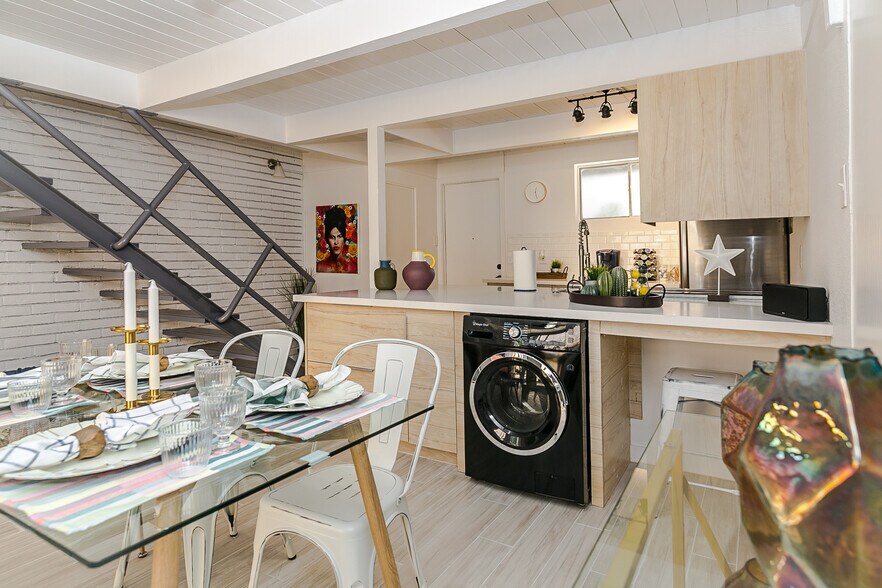 More Photos Of 2232 Bellefontaine, Houston Apartments For Sale