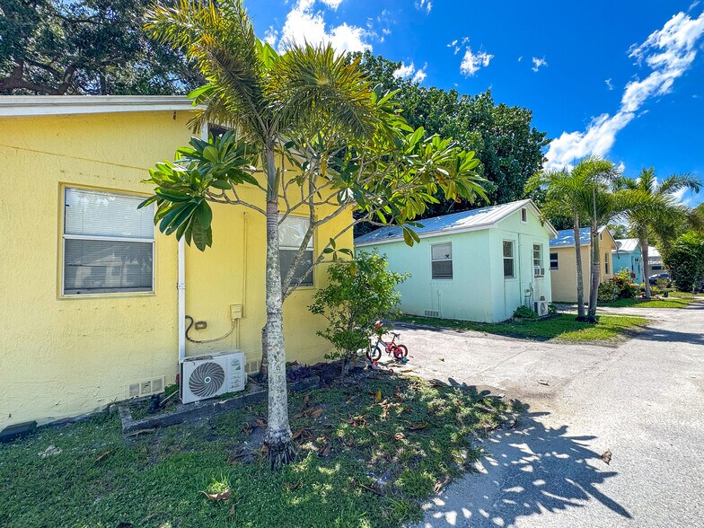 More Photos Of 3790 Gulfstream Rd, Palm Springs Apartments For Sale