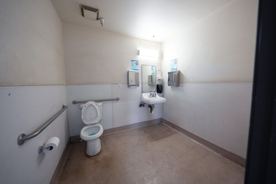 More Photos Of 974 Griffin St, Grover Beach Warehouse For Lease