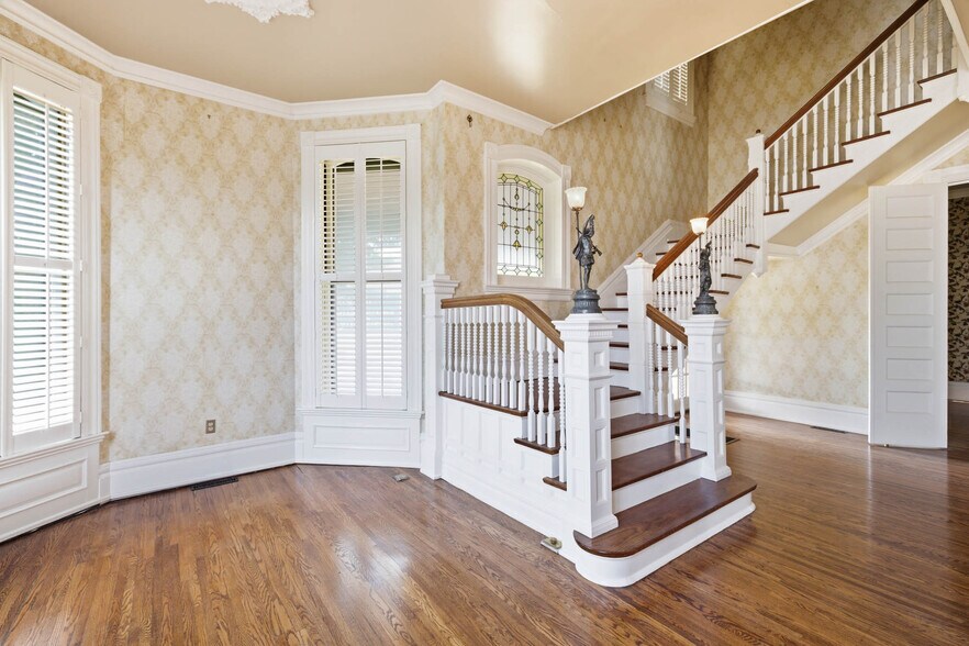 More Photos Of 303 E 4th St, Owensboro Office For Sale
