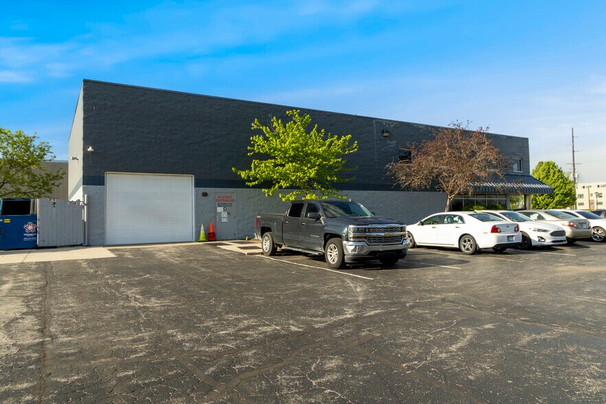 More Photos Of 11837 Technology Dr, Fishers Warehouse For Lease