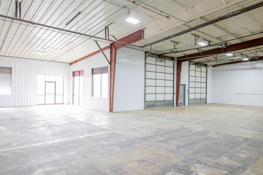 More Photos Of 2001 1st Ave N, Fargo Warehouse For Lease