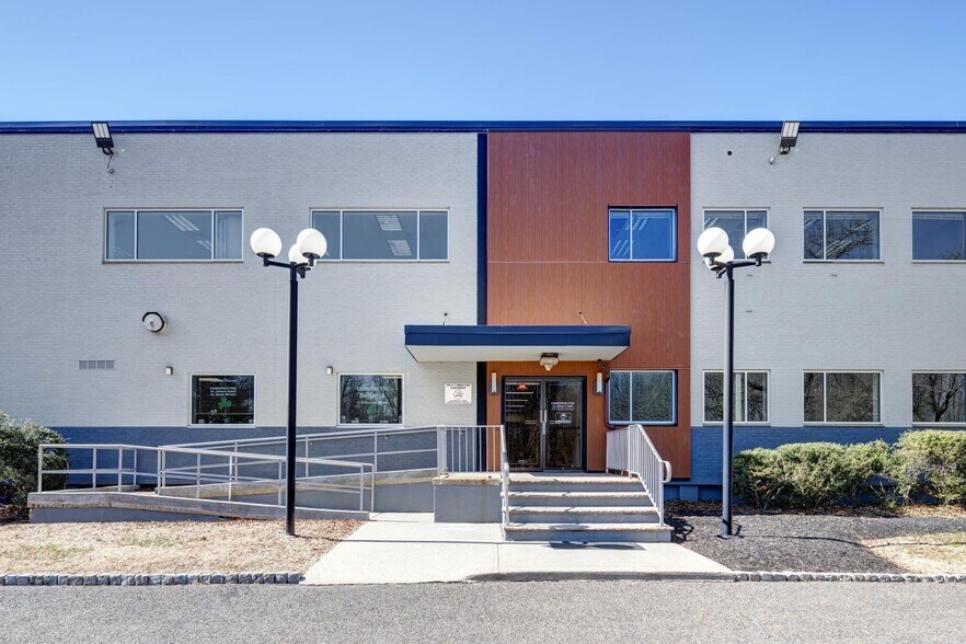 More Photos Of 2 Princess Rd, Lawrenceville Medical For Lease