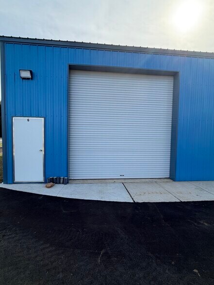 More Photos Of 6016 Hilburn Rd, Pensacola Warehouse For Lease