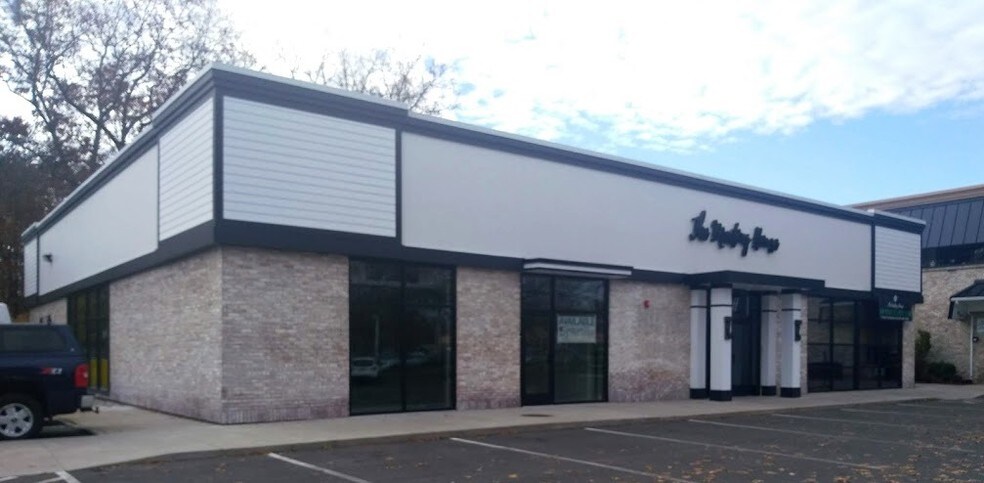 Primary Photo Of 827 Williams St, Longmeadow Restaurant For Lease