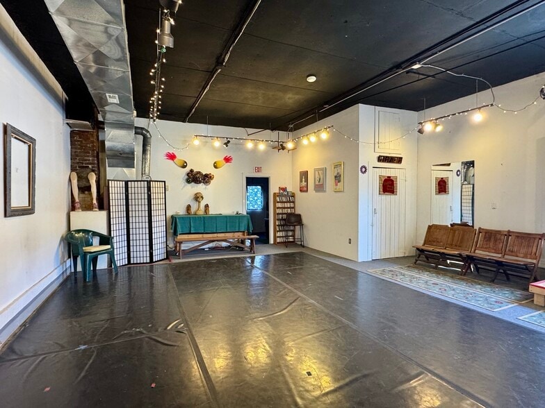 More Photos Of 9 Mill St, Greenfield Freestanding For Sale