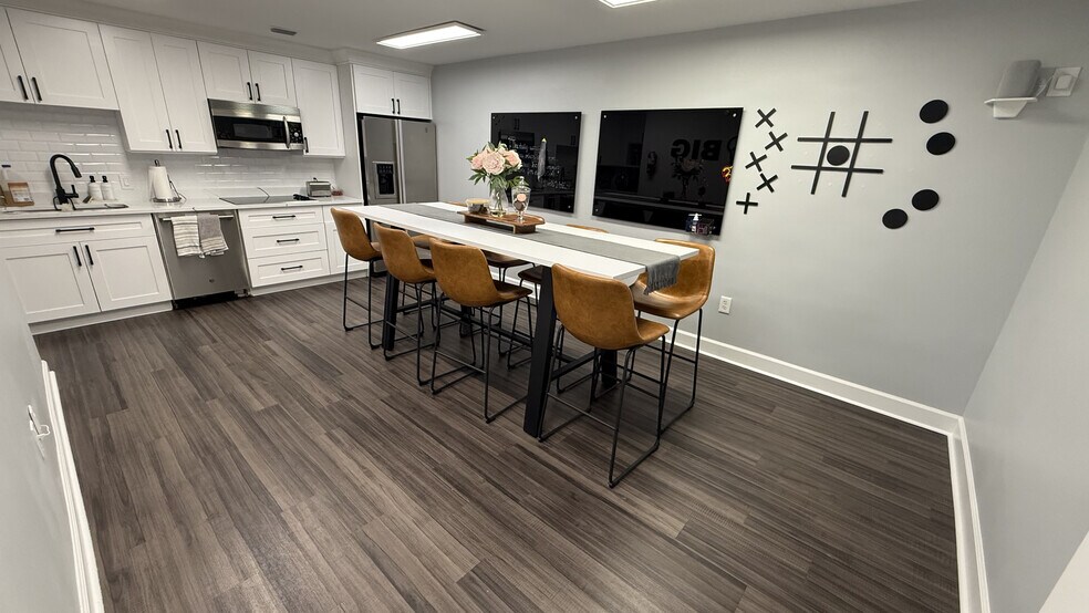 More Photos Of 5321 Memorial Hwy, Tampa Office For Lease