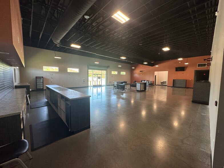 More Photos Of 2195 1st Ave, Opelika Office For Sale