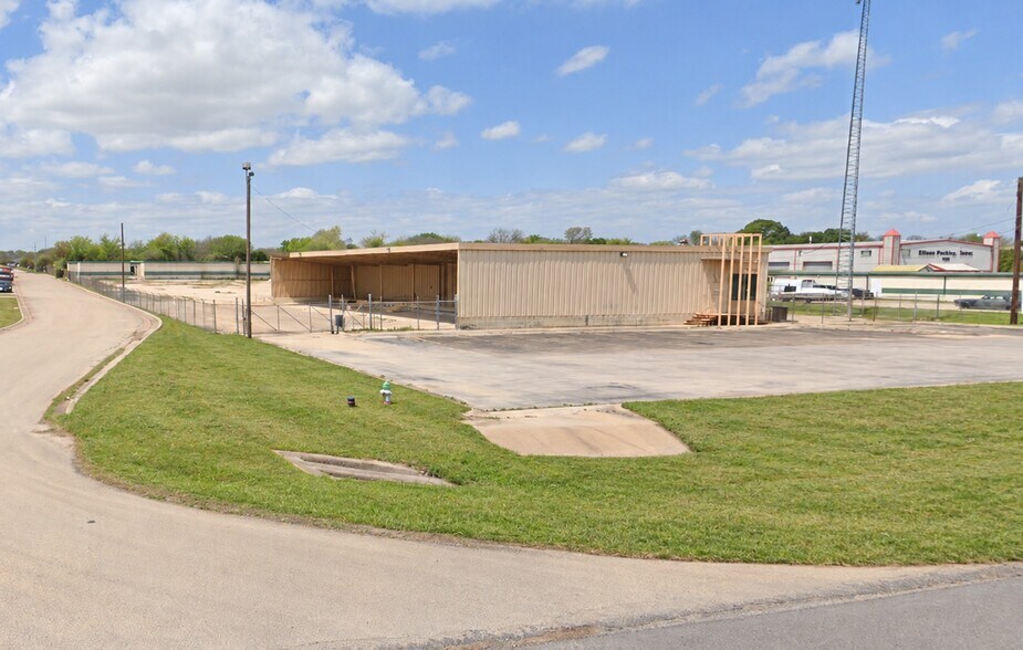 Primary Photo Of 1701 Martin Luther King Jr Blvd, Killeen Flex For Sale