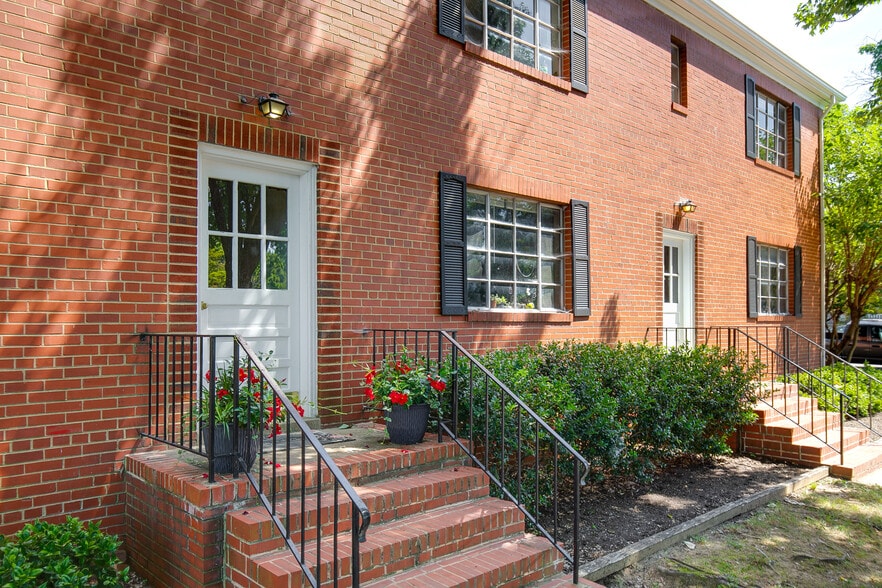 More Photos Of 3230 W Grace St, Richmond Apartments For Sale