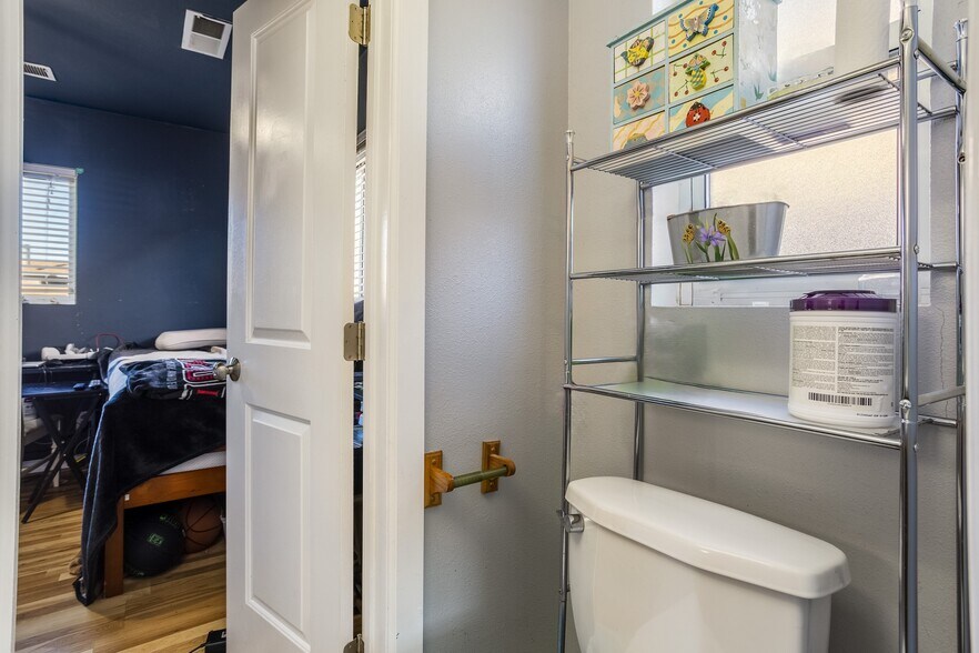 More Photos Of 9006 Woodland Ave NE, Albuquerque Specialty For Sale