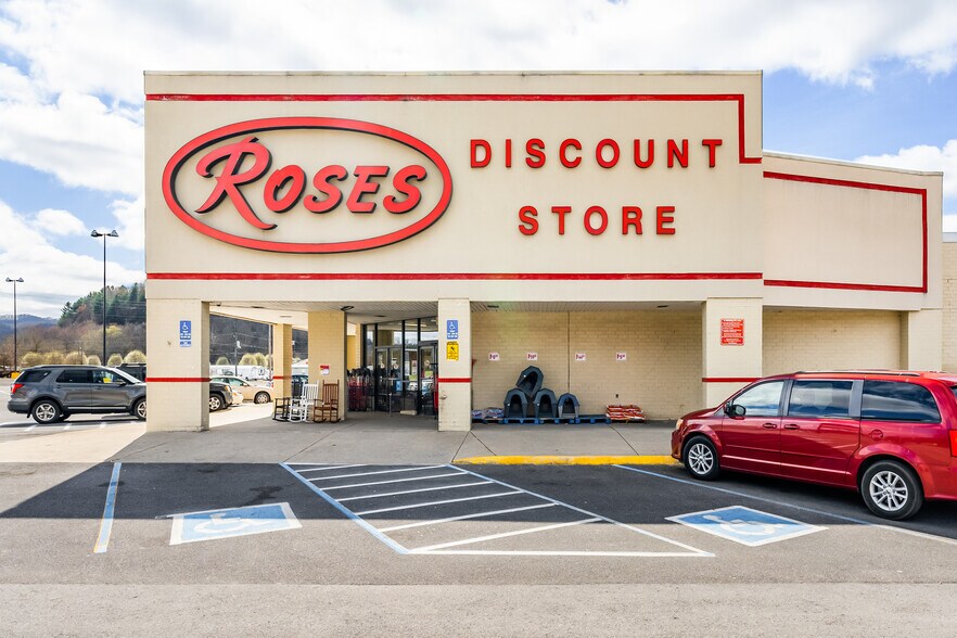 More Photos Of 2940 Clinch St, Richlands Supermarket For Lease