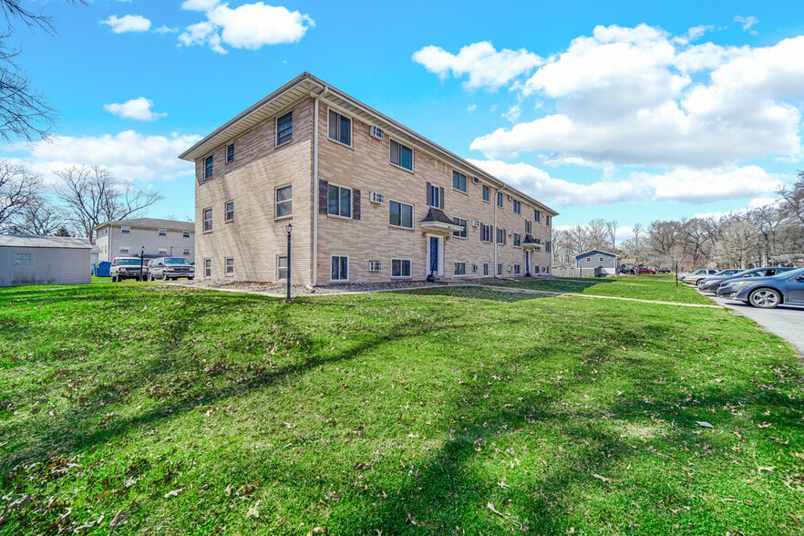 Primary Photo Of 1623 Portage Ave, Chesterton Apartments For Sale