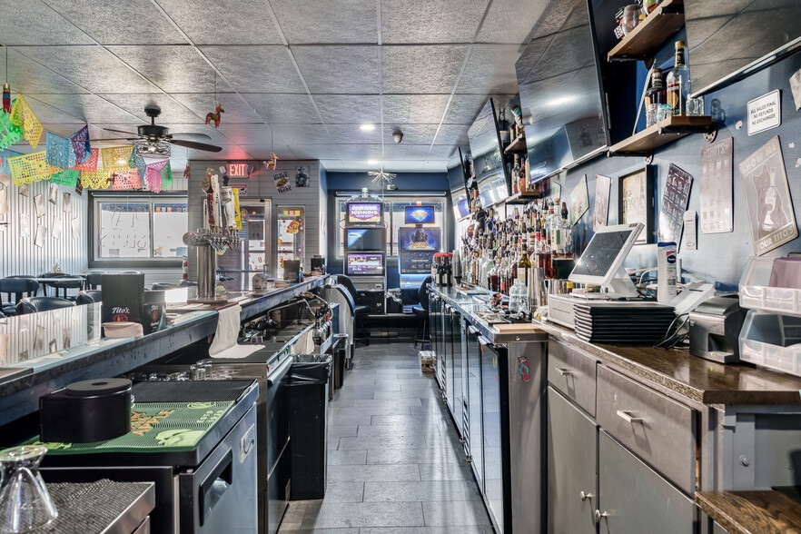 More Photos Of 415 N Center St, Durand General Retail For Sale
