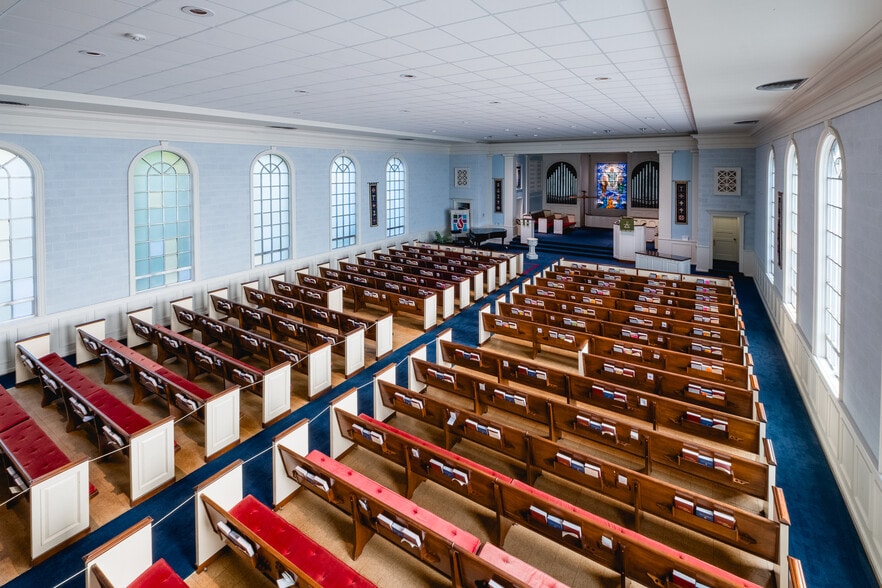 More Photos Of 4401 Woodlawn Dr, Little Rock Religious Facility For Sale