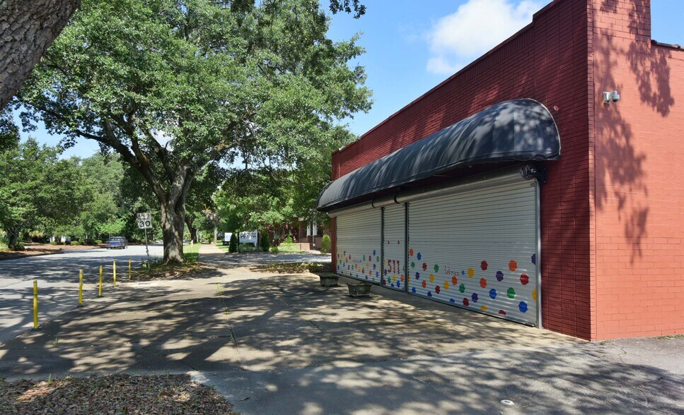 More Photos Of 511 W Broad Ave, Albany General Retail For Sale