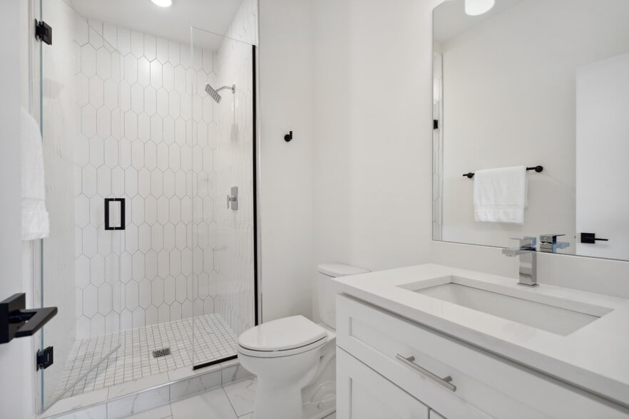 More Photos Of , Chicago Multifamily For Sale