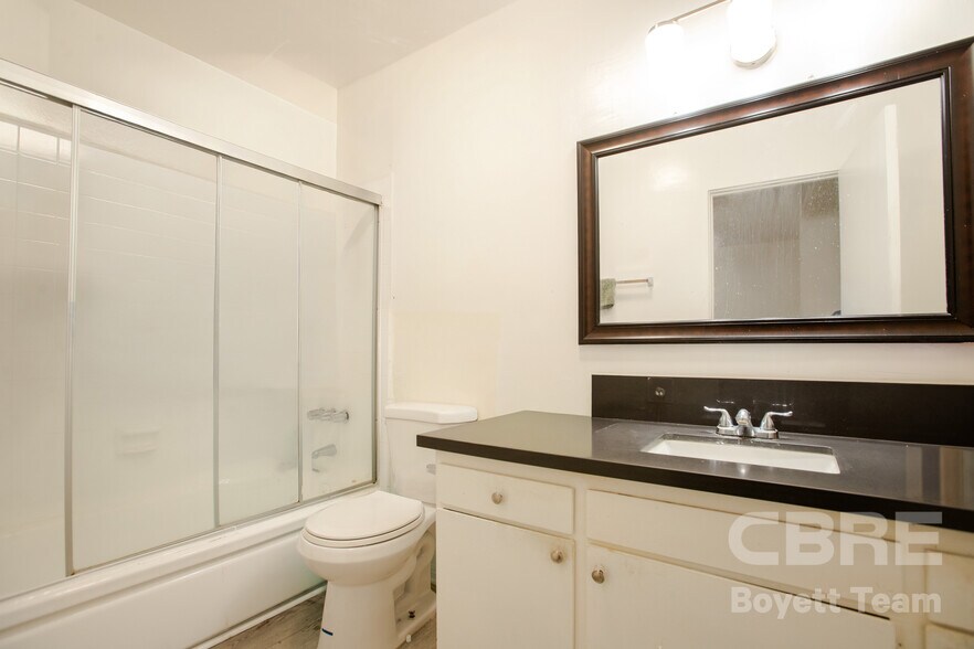 More Photos Of 5933 Barton Ave, Los Angeles Apartments For Sale