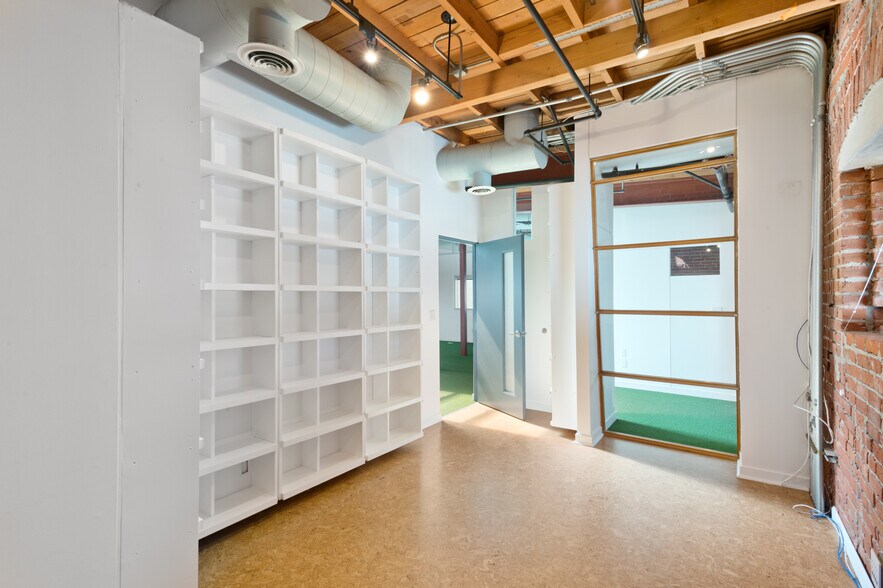 More Photos Of 2917 Santa Monica Blvd, Santa Monica Loft Creative Space For Lease