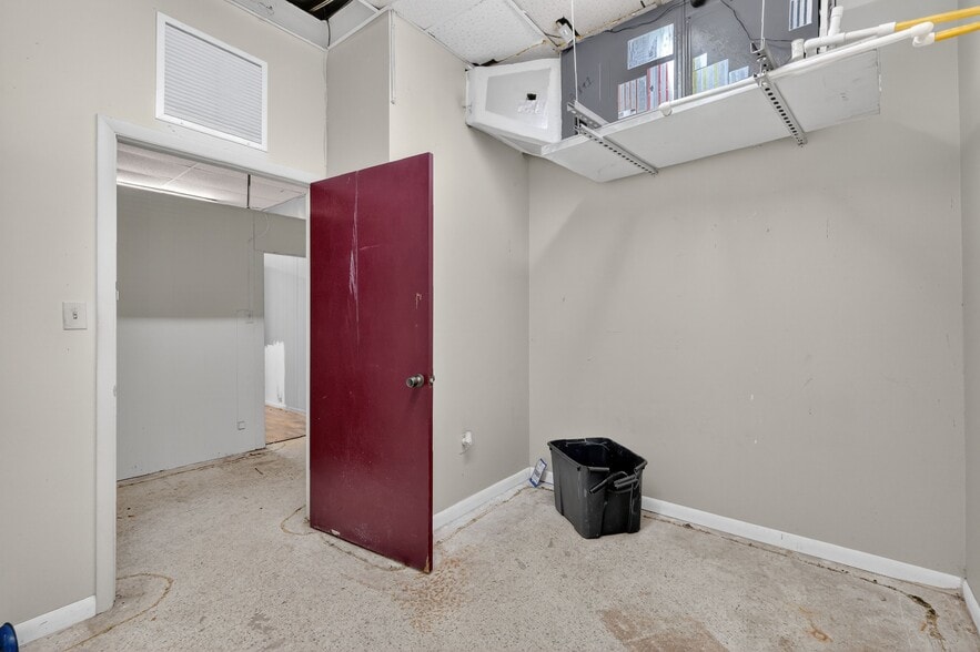 More Photos Of 1526 US Highway 441, Leesburg Auto Dealership For Sale