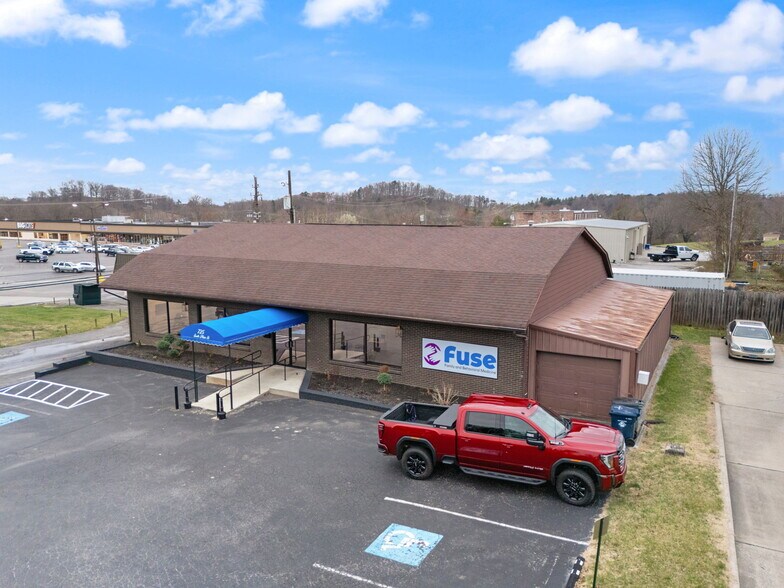 More Photos Of 725 S Main St, London Medical For Sale