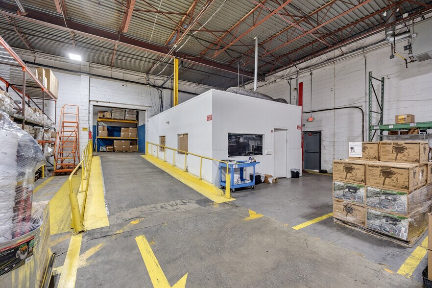 More Photos Of 301 N 4th St, Vineland Warehouse For Lease