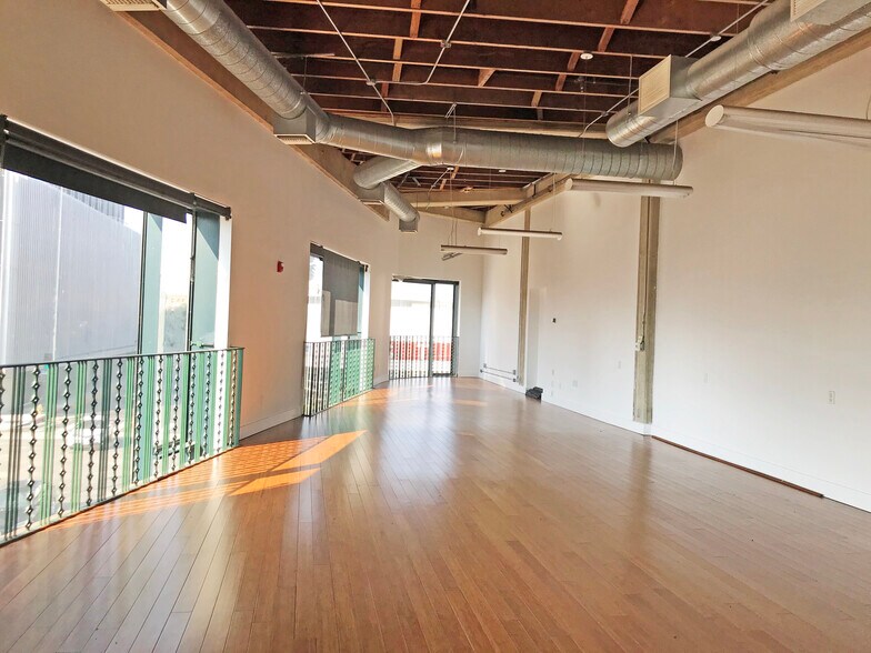 More Photos Of 5400-5420 Wilshire Blvd, Los Angeles Loft Creative Space For Lease