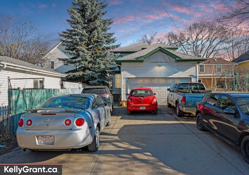 More Photos Of 10941 81 Av NW, Edmonton Dormitory For Sale