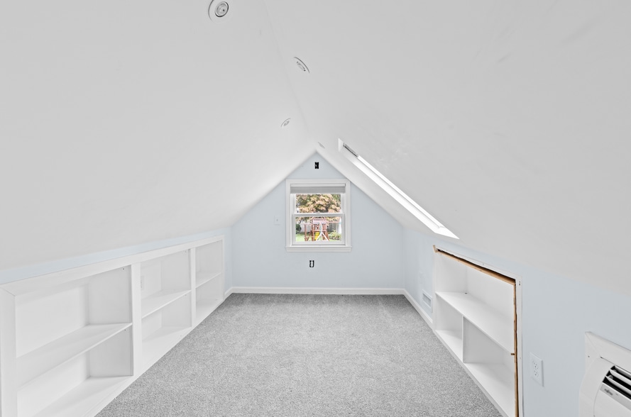 More Photos Of 72 Precinct St, Lakeville Flex For Sale