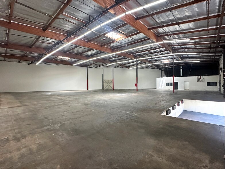 More Photos Of 4605-4631 S Alameda St, Los Angeles Unknown For Lease