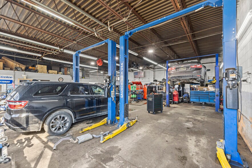 More Photos Of 2401 Fort St, Trenton Warehouse For Sale