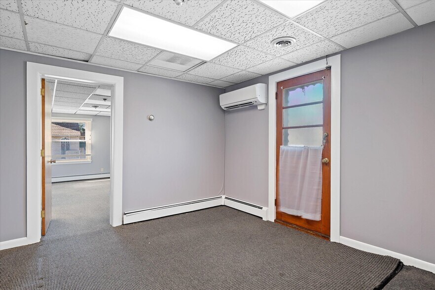 More Photos Of 52 Highland St, Worcester Office For Lease