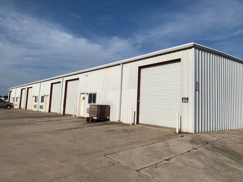 More Photos Of 15390 Hwy 29, Liberty Hill Warehouse For Lease