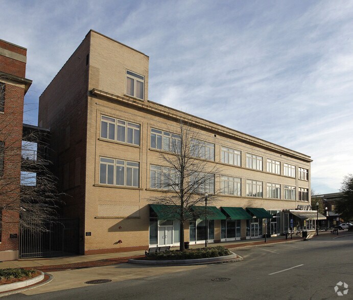 More Photos Of 15 W 11th St, Columbus Storefront Retail Residential For Lease