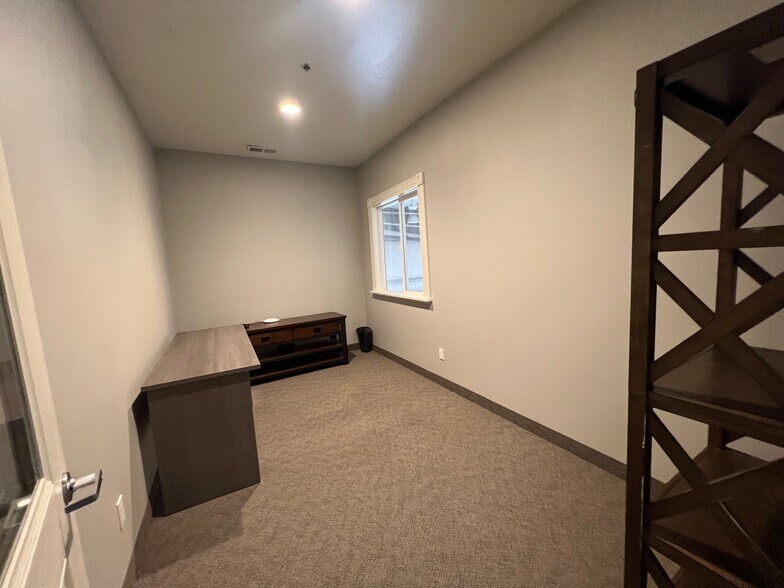More Photos Of 800 S Stockton Ave, Ripon Warehouse For Lease