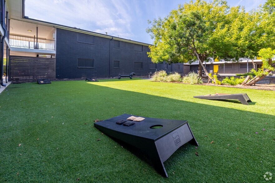 More Photos Of 200 Primrose Cir, New Braunfels Apartments For Sale