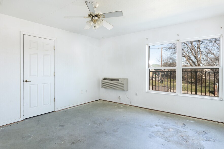 More Photos Of 104 E 5th St, Brady Office Residential For Sale