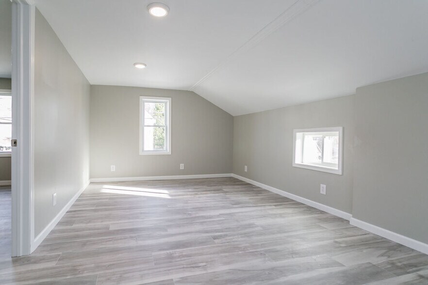 More Photos Of 4527 South St, Jamesville General Retail For Sale