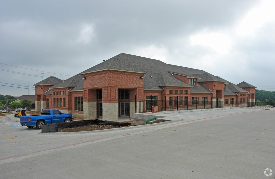 More Photos Of 7999 West Virginia Dr, Dallas Medical For Lease