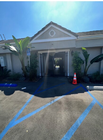 More Photos Of 16131 Whittier Blvd, Whittier Office For Lease