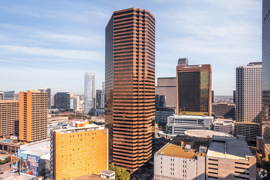 More Photos Of 500 N Akard St, Dallas Office For Lease