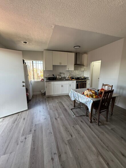 More Photos Of 732 W 76th St, Los Angeles Apartments For Sale