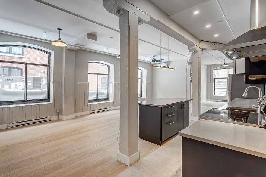 More Photos Of 110-112 Rue McGill, Montréal Apartments For Sale