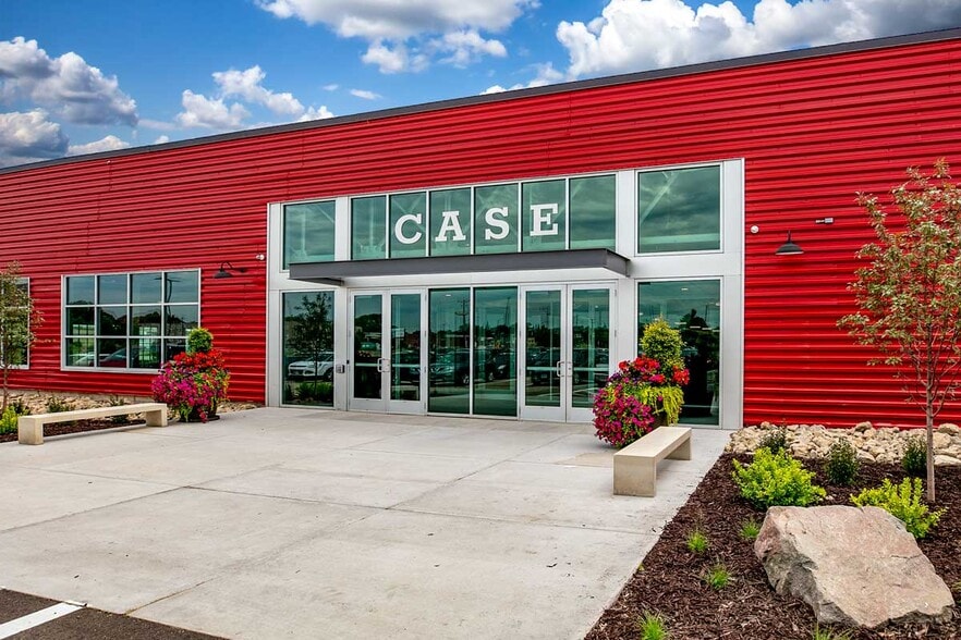 More Photos Of 2550 University Ave W, Saint Paul Unknown For Lease