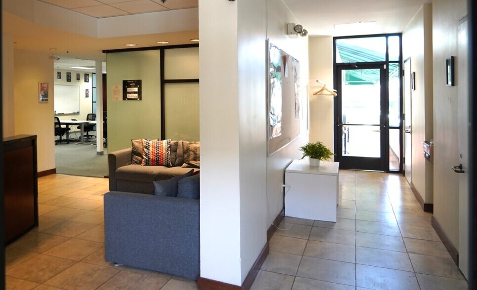 More Photos Of 585 Glenwood Ave, Menlo Park Office Residential For Lease