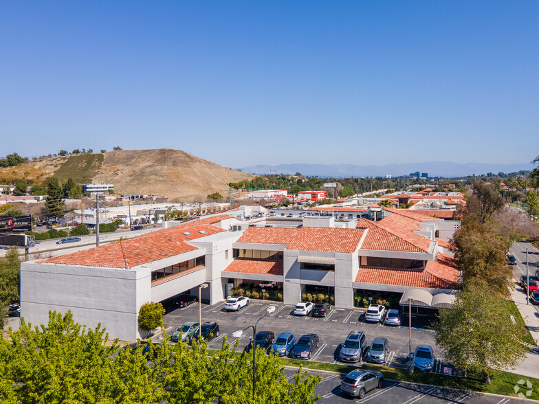 Primary Photo Of 23945 Calabasas Rd, Calabasas Office For Lease