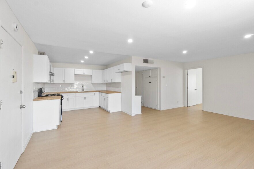 More Photos Of 511 E Washington Ave, Santa Ana Apartments For Sale