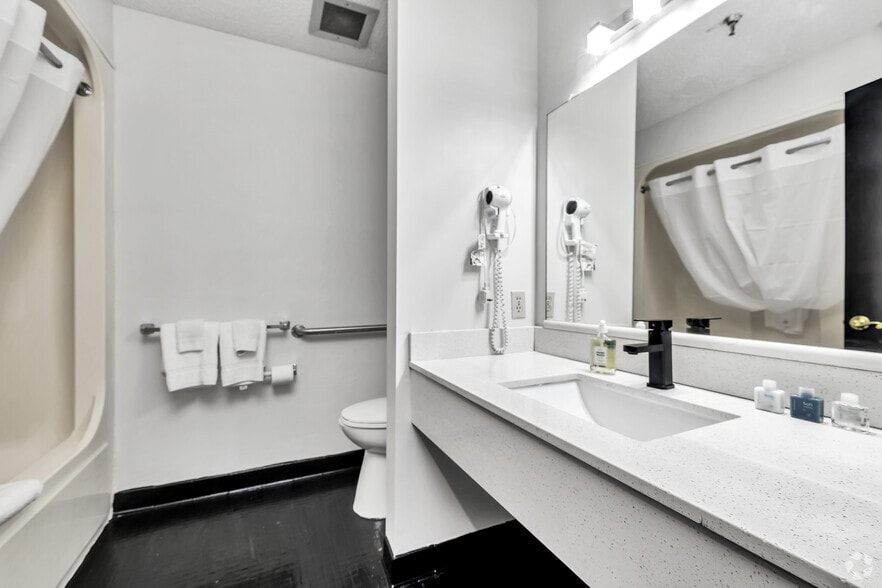 More Photos Of 343 W NC-561, Ahoskie Hotel For Sale