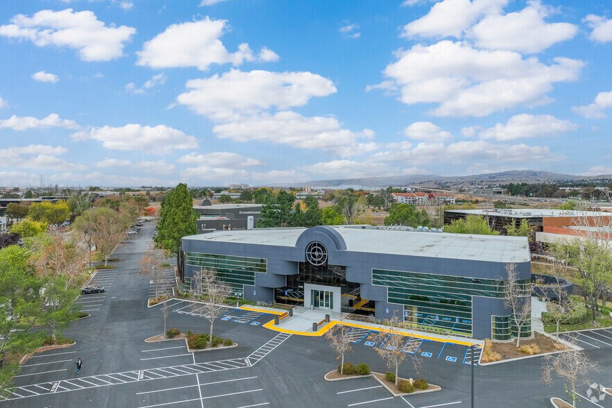 More Photos Of 47200 Bayside Pky, Fremont Flex For Sale